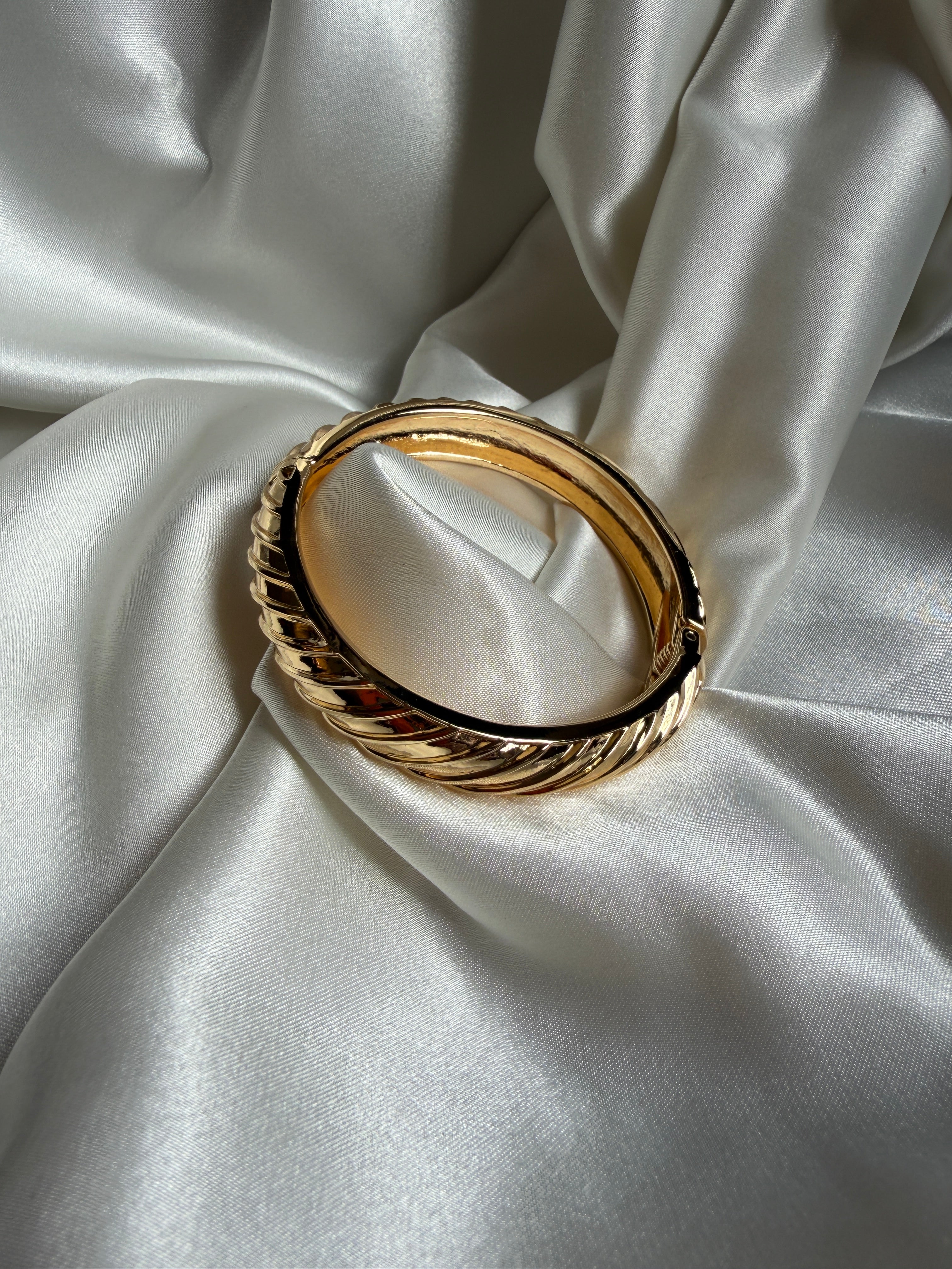 Aurelia Bangle