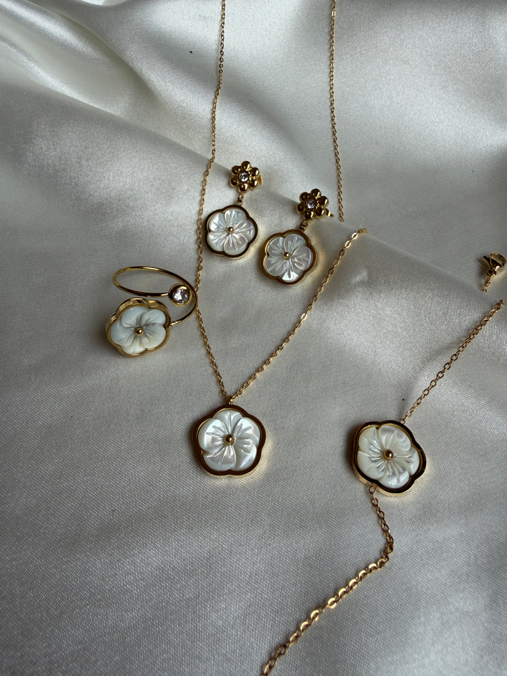 Pearl Blossom Jewelry Set