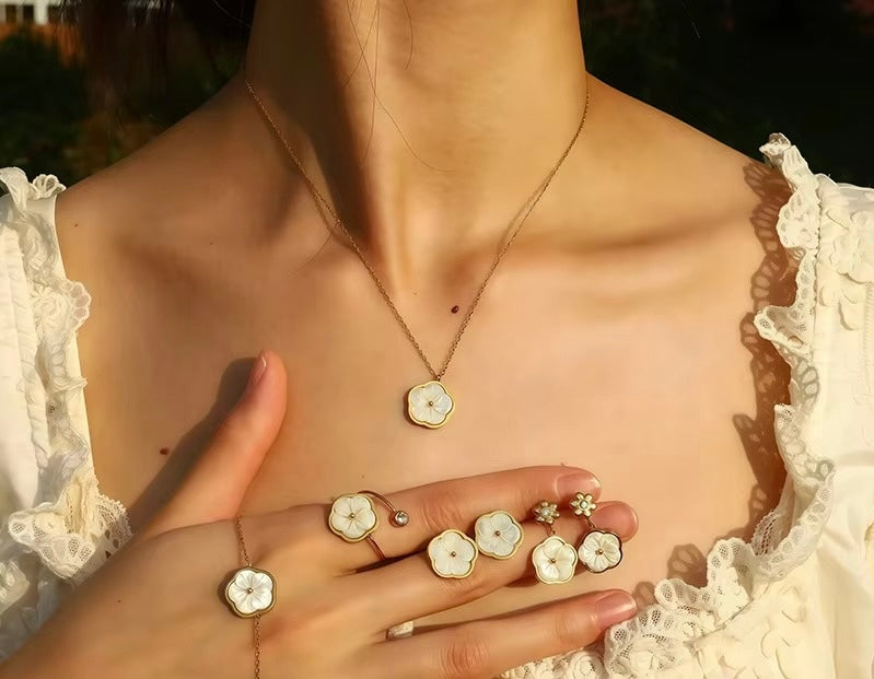 Pearl Blossom Jewelry Set