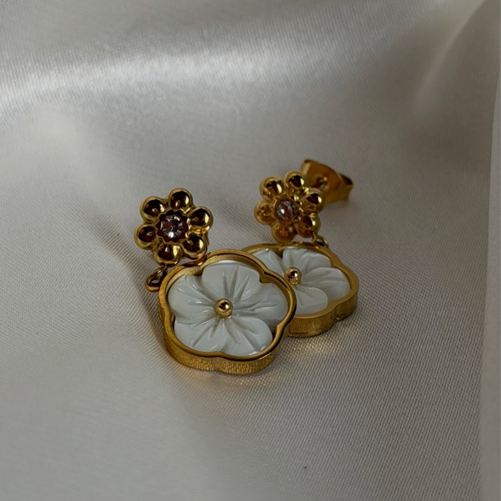 Évora Bloom Pearl Earrings