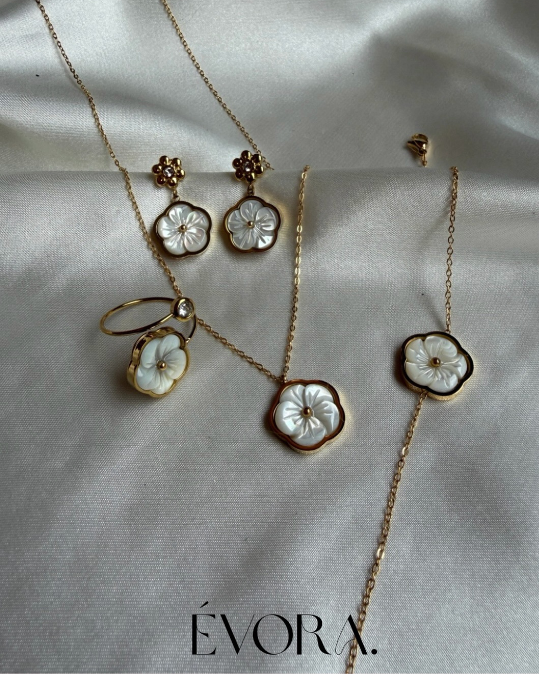 Pearl Blossom Jewelry Set
