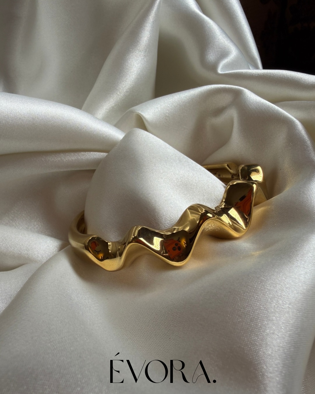 Luna Sculpted Gold Cuff