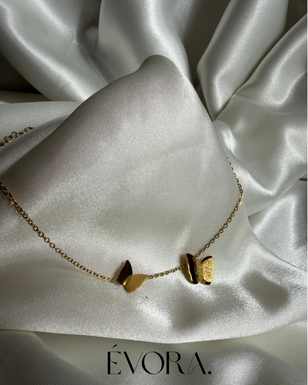 Golden Bow Necklace