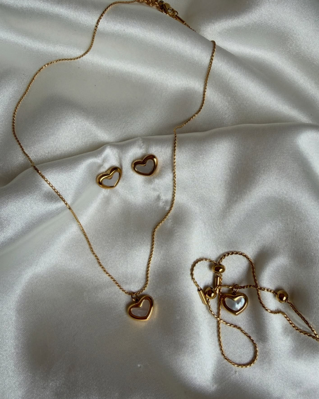 Luna Heart Jewelry Set – Pendant, Earrings & Bracelet