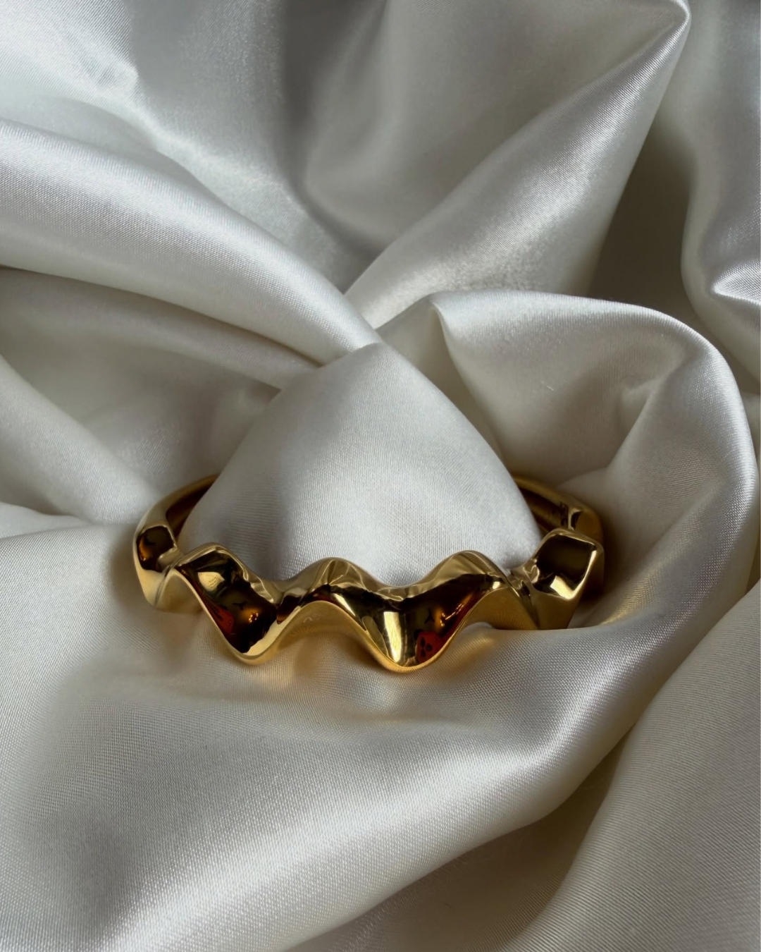 Luna Sculpted Gold Cuff