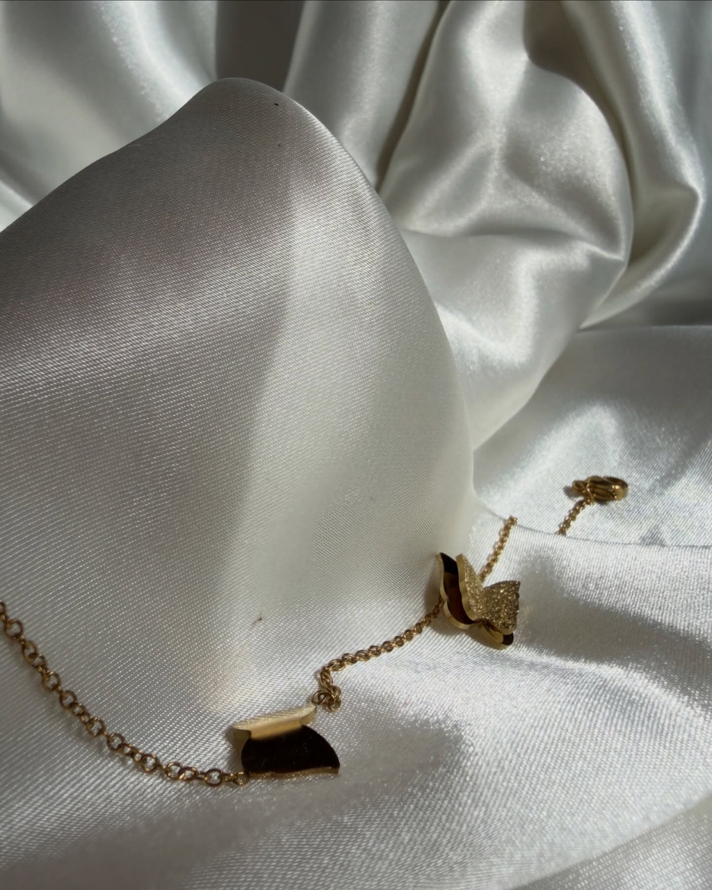 Golden Bow Necklace