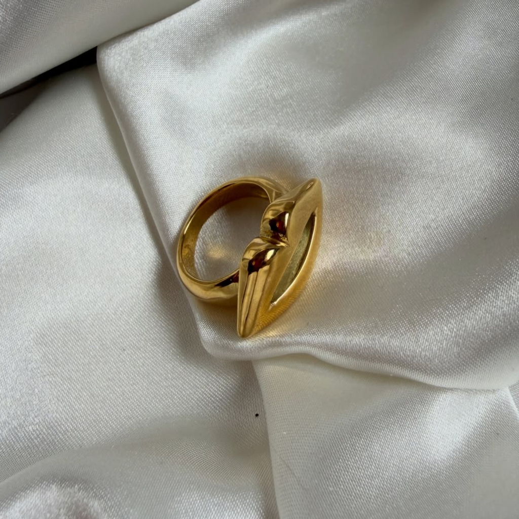 Livia Lips Statement Ring