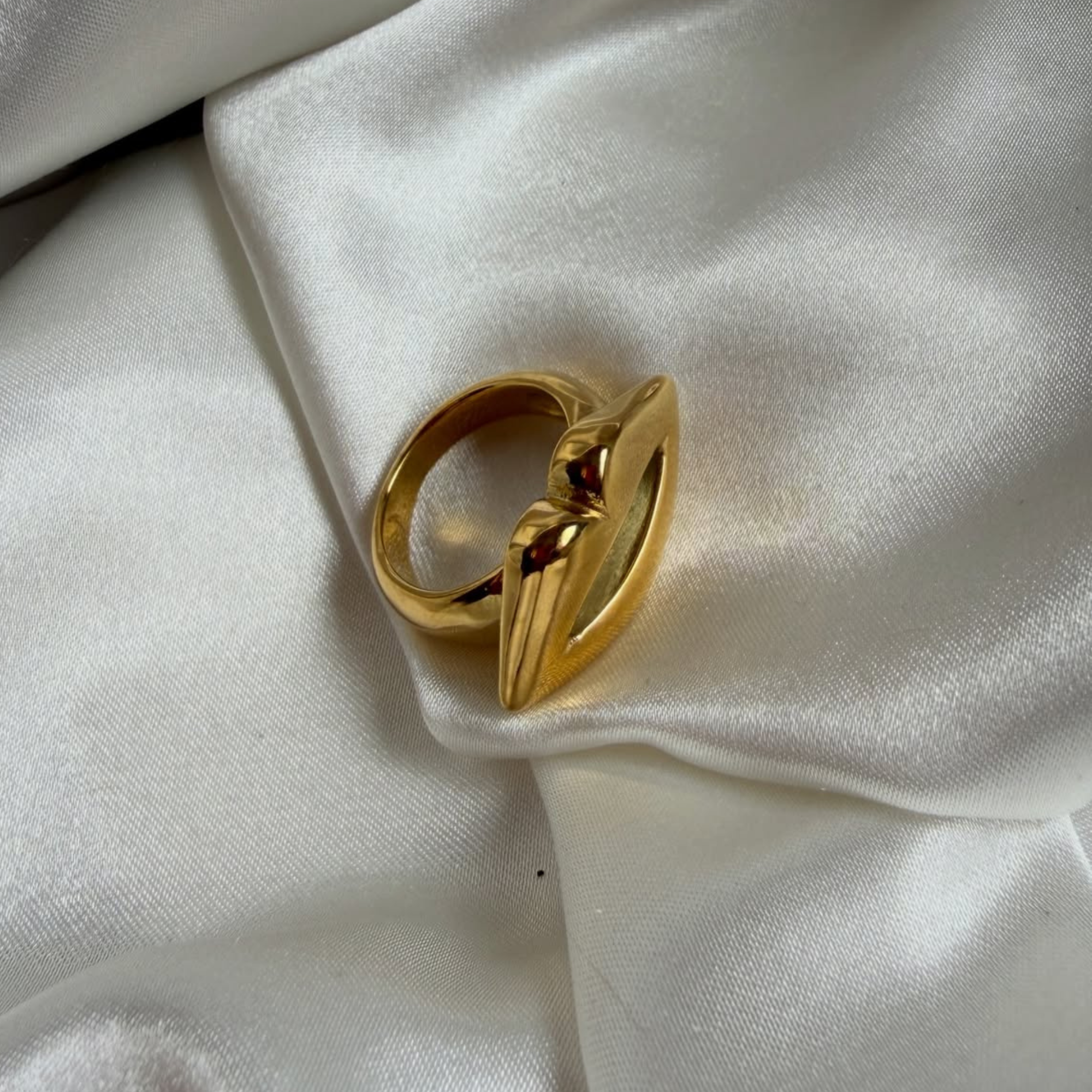 Livia Lips Statement Ring